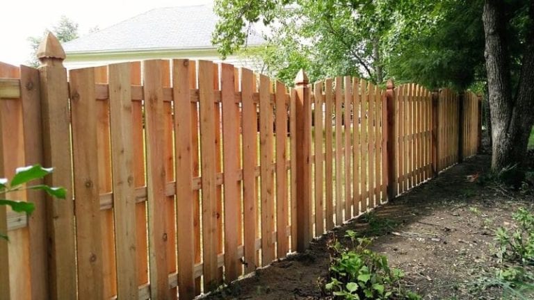 fencing-Cedar Shadow Box Reverse Scallop – Easter Fence St. Louis