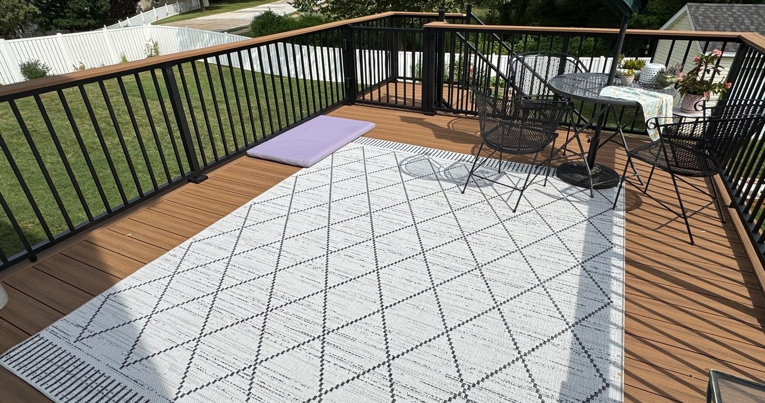 Composite deck installed in St. Louis by Easter Fence.